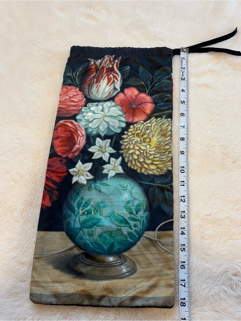 Gucci Black Floral Drawstring Pouch with Teal Globe Motif - Picture 5 of 7